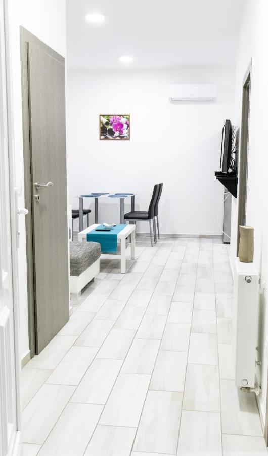Trika Apartman Sarvar Exterior photo