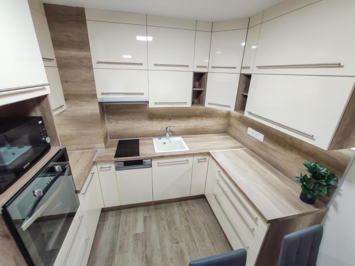 Trika Apartman Sarvar Exterior photo